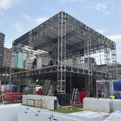 DISEÑOS EN TRUSSES, HOSPITALITY 2 NIVELES, ACTIVACIÓN DE MARCA, SUITES, STANDS