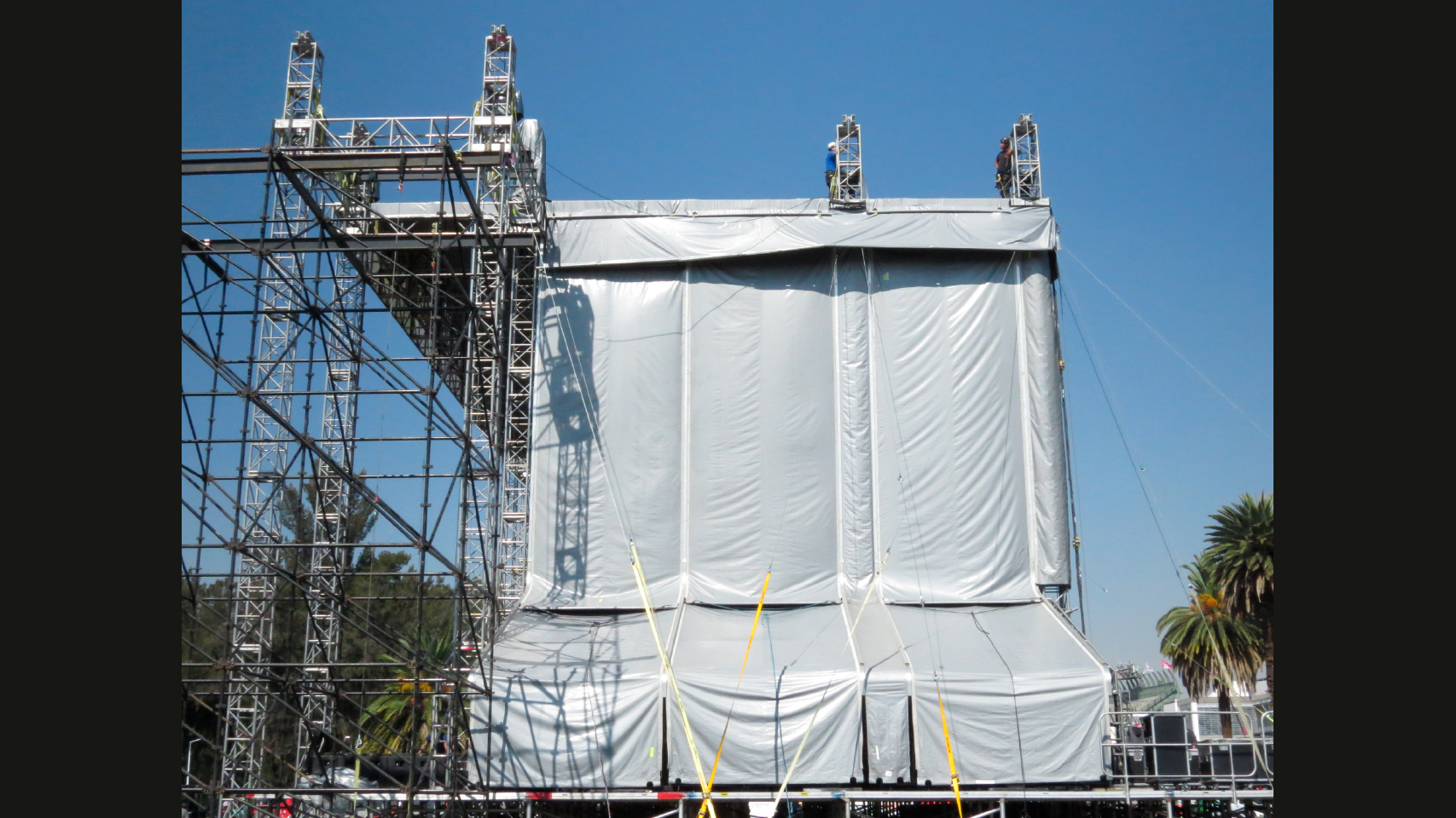 RENTA DE GROUND SUPPORT WHD 18.50X12.20MTS CON CANTILIVER DE 16 TORRES MÉRIDA